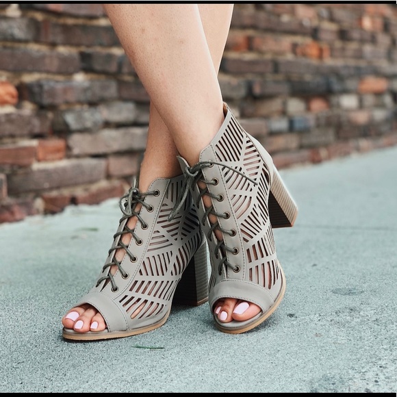 Open Toe Laced Up Spring Cut Out Ankle Booties - Picture 3 of 8